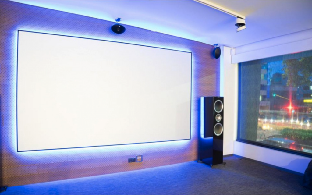 a-projection-screen-that-suits-your-space-is-of-the-utmost-importance-like-this-backlit-screen-in-this-modern-space